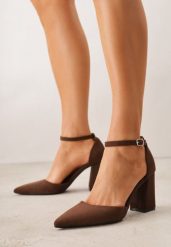 Brązowe Czółenka z Imitacji Zamszu na Słupku z Noskiem w Szpic Violetto. Brązowe czółenka damskie Born2be, bez wzorów, z jeansu, bez obcasa, na słupku. Za 89.99 zł.