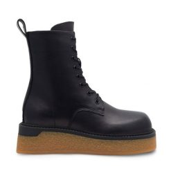 Trzewiki Badura. Czarne botki damskie Badura, bez obcasa, na koturnie, bez zapięcia. Za 429.99 zł.