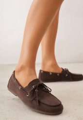 Ciemnobrązowe Mokasyny VICES z Wkładką ze Skóry Naturalnej ze Sznurowaniem Nairis. Brązowe mokasyny damskie Renee, z materiału, z okrągłym noskiem, bez obcasa. Za 99.99 zł.