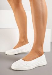 Białe Skórzane Półbuty w Stylu Balerinek z Perforacją Viadoria. Białe obuwie sportowe damskie Born2be, z jeansu, bez zapięcia, tenisowe. Za 109.99 zł.