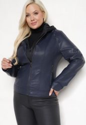 Granatowa Kurtka Ramoneska z Odpinanym Kapturem i Zasuwanymi Kieszeniami Ravasilla. Niebieskie kurtki damskie Born2be, xl, bez wzorów, z jeansu. Za 139.99 zł.