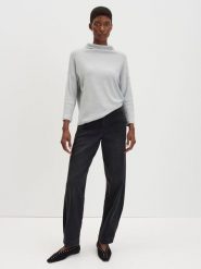 Someday Koszulka "Kesofta" w kolorze jasnoszarym rozmiar: 36. Szare bluzki damskie someday., bez wzorów, bez kołnierzyka, bez ramiączek. Za 144.92 zł.