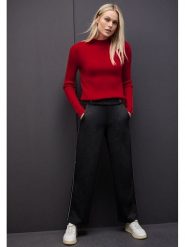 Street One Sweter w kolorze czerwonym rozmiar: 36. Czerwone swetry klasyczne damskie Street One, bez kołnierzyka. Za 113.90 zł.