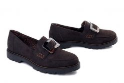 Rieker 45553-25 brown, półbuty damskie. Brązowe półbuty damskie Rieker, bez wzorów, ze skóry ekologicznej, bez obcasa, bez zapięcia. Za 369.90 zł.