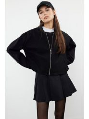 Trendyol Kurtka w kolorze czarnym rozmiar: S. Czarne kurtki damskie Trendyol, s, bez wzorów, bez kaptura. Za 100.99 zł.