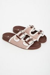 Klapki damskie skórzane Bonito WEEKEND MAX MARA. Klapki damskie Weekend Max Mara, bez wzorów, bez obcasa, bez zapięcia. Za 1,259.00 zł.