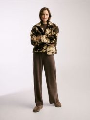 Bluza z imitacji baranka - wielobarwny. Bluzy damskie Reserved, l, bez wzorów, bez kaptura. Za 129.99 zł.