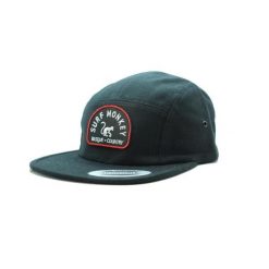 Czapka Trucker - Płaski daszek - Jockey (Czarny). Czarne czapki z daszkiem damskie SURF MONKEY, bez wzorów. Za 179.95 zł.