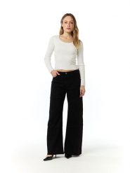 Tamba Dżinsy - Flared fit - w kolorze czarnym rozmiar: 40. Czarne jeansy damskie Tamba, z podwyższonym stanem. Za 179.22 zł.