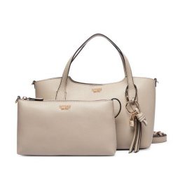 Torebka Guess. Brązowe listonoszki damskie Guess, bez dodatków. Za 584.99 zł.