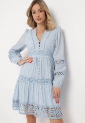 Jasnoniebieska Sukienka Mini z Ażurowymi Wstawkami i Gumką w Talii Raliasa. Niebieskie sukienki damskie Born2be, w ażurowe wzory, z koronki, boho, bez ramiączek. Za 249.99 zł.