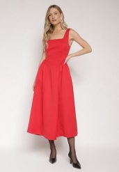 Czerwona Rozkloszowana Sukienka na Szerokich Ramiączkach Reterna. Czerwone sukienki damskie Born2be, bez wzorów, eleganckie, bez ramiączek. Za 159.99 zł.