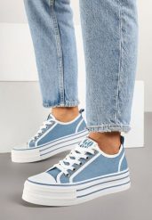 Jasnoniebieskie Trampki na Grubej Podeszwie z Cyrkoniami Asgerda. Niebieskie obuwie sportowe damskie Born2be, z aplikacjami, z jeansu, bez zapięcia. Za 84.99 zł.