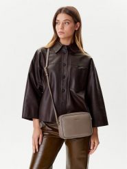 Patrizia Pepe Torebka CB8985/L001-B744 Brązowy. Brązowe listonoszki damskie Patrizia Pepe, bez wzorów, ze skóry, bez dodatków. Za 459.99 zł.