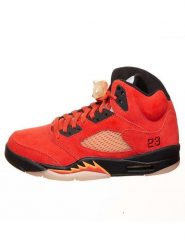 Air Jordan Sneakersy "5 Retro" w kolorze czerwono-czarnym rozmiar: 37,5. Czerwone obuwie sportowe damskie AIR JORDAN, z materiału, za kostkę, bez zapięcia. Za 178.37 zł.