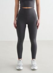 Damskie legginsy z wysokim stanem, squat proof, dla niskich Sense ciemnoszare. Szare legginsy damskie Aim'n, xs, bez wzorów, z elastanu, z podwyższonym stanem, na fitness i siłownię. Za 296.00 zł.