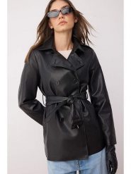 Trendyol Kurtka w kolorze czarnym ze skóry syntetycznej rozmiar: L. Czarne kurtki damskie Trendyol, l, bez wzorów, ze skóry, bez kaptura. Za 231.68 zł.