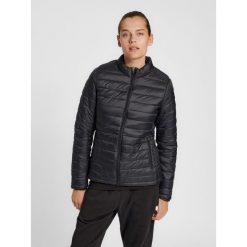 Damska kurtka puchowa Hummel Red. Czarne kurtki damskie Hummel, m, bez wzorów, z materiału, bez kaptura. Za 241.00 zł.