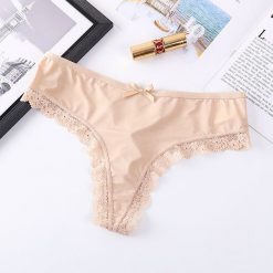 Figi z wycięciem koronkowe eleganckie Friedlinde. Czerwone figi Intica, bez wzorów, z koronki. Za 59.00 zł.