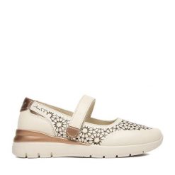 Półbuty Go Soft. Czółenka damskie GO SOFT, bez wzorów, bez obcasa. Za 149.99 zł.