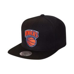 Czapka New York Knicks. Czarne czapki z daszkiem damskie Mitchell & Ness, bez wzorów. Za 217.00 zł.