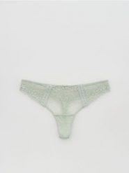 Majtki stringi z koronką - jasnozielony. Zielone stringi Reserved, bez wzorów, z koronki. Za 39.99 zł.
