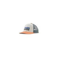 Czapka z daszkiem P-6 Logo Trucker Hat. Czapki z daszkiem damskie Patagonia, na lato, bez wzorów. Za 179.99 zł.