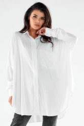 Koszula Oversize z Wydłużonym Tyłem - Biała. Białe koszule damskie Awama, uniwersalny, bez wzorów, z elastanu, bez kołnierzyka, bez ramiączek. Za 259.90 zł.