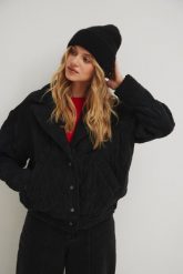 Sztruksowa kurtka bomberka w kolorze DEEP BLACK - PHANTOM-M. Czarne kurtki damskie Marsala, na jesień, m, bez wzorów, z bawełny, bez kaptura. W wyprzedaży za 319.95 zł.