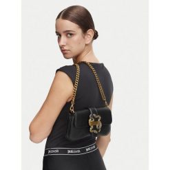 Torebka Just Cavalli. Czarne torebki wieczorowe damskie Just Cavalli, bez wzorów, bez dodatków. Za 759.99 zł.