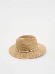 Słomkowy kapelusz panama - kremowy. Białe kapelusze damskie Reserved, bez wzorów. W wyprzedaży za 55.99 zł.