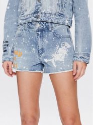 Guess Szorty jeansowe Mom W3GD26 D4YO0 Niebieski Regular Fit. Niebieskie szorty damskie Guess, z aplikacjami, z bawełny. Za 839.99 zł.