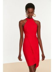 Trendyol Sukienka w kolorze czerwonym rozmiar: 40. Czerwone sukienki damskie Trendyol, bez wzorów, bez ramiączek. Za 66.00 zł.