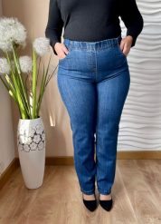 Jeansowe spodnie Jovita z prostą nogawką PLUS SIZE XXL. Spodnie materiałowe damskie Nasi partnerzy, bez wzorów, z bawełny, krótkie. Za 199.90 zł.