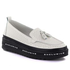 Skórzane półbuty damskie ażurowe komfortowe beżowe Evento 7176. Brązowe półbuty damskie eVento, w ażurowe wzory, ze skóry, bez obcasa, bez zapięcia. Za 129.99 zł.