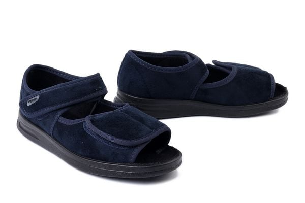 BEFADO DR ORTO 589D 002 granatowy, sandały damskie. Niebieskie sandały damskie Befado Dr Orto, bez wzorów, z tkaniny, bez obcasa, bez zapięcia. Za 114.90 zł.