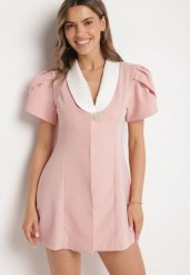 Różowa Sukienka w Stylu Retro z Biżuteryjną Broszką i Ozdobnymi Rękawami Tilanea. Czerwone sukienki damskie Born2be, bez wzorów, eleganckie, bez ramiączek. W wyprzedaży za 151.99 zł.