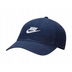 Czapka z daszkiem NIKE. Niebieskie czapki z daszkiem damskie Nike, bez wzorów. Za 129.00 zł.