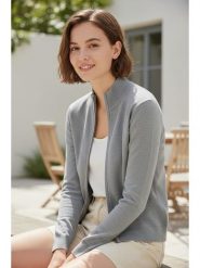 ASSUILI Kardigan w kolorze szarym rozmiar: 40. Szare kardigany damskie Assuili, bez wzorów. Za 100.99 zł.