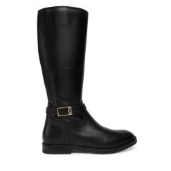 Kozaki Tommy Hilfiger. Czarne kozaki damskie Tommy Hilfiger, bez obcasa, na płaskiej podeszwie, bez zapięcia. Za 589.99 zł.
