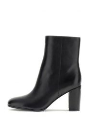 Guess Botki FLFBER LEA10 Czarny. Czarne botki damskie Guess, ze skóry, bez obcasa, na słupku, bez zapięcia. Za 544.99 zł.