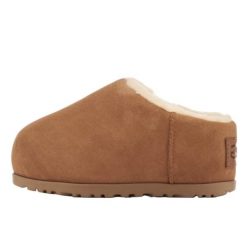 UGG Pumped Slide Chestnut. Brązowe śniegowce damskie Ugg. Za 1,654.91 zł.