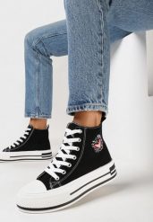 Czarne Trampki za Kostkę z Uroczą Naszywką z Boku Enlitra. Czarne trampki damskie Born2be, z aplikacjami, za kostkę, bez zapięcia. Za 84.99 zł.