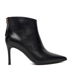 Botki Eva Minge. Czarne botki damskie Eva Minge, bez obcasa, na szpilce, bez zapięcia. Za 479.99 zł.