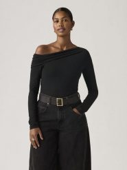 Levi's Koszulka w kolorze czarnym rozmiar: S. Czarne bluzki damskie Levi's, s, bez wzorów, bez kołnierzyka, bez ramiączek. Za 85.95 zł.