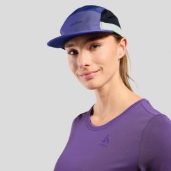 Czapka z daszkiem ODLO Performance Light. Fioletowe czapki z daszkiem damskie ODLO, bez wzorów. W wyprzedaży za 143.99 zł.