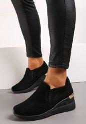 Czarne Sneakersy Minnis. Czarne obuwie sportowe damskie Born2be, z jeansu, bez zapięcia. Za 84.99 zł.