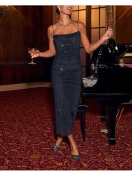 Milan Kiss Sukienka w kolorze granatowym rozmiar: XL. Niebieskie sukienki damskie Milan Kiss, bez wzorów, bez ramiączek. Za 173.99 zł.