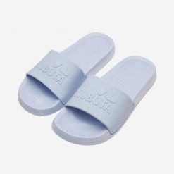 Błękitne klapki Kubota Basic Plain. Niebieskie klapki damskie Kubota, bez wzorów, z materiału, bez obcasa, bez zapięcia. Za 69.99 zł.