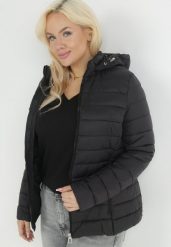 Czarna Kurtka Pikowana Stelle. Czarne kurtki damskie Born2be, na jesień, plus size, bez wzorów, z tkaniny, bez kaptura. Za 89.99 zł.